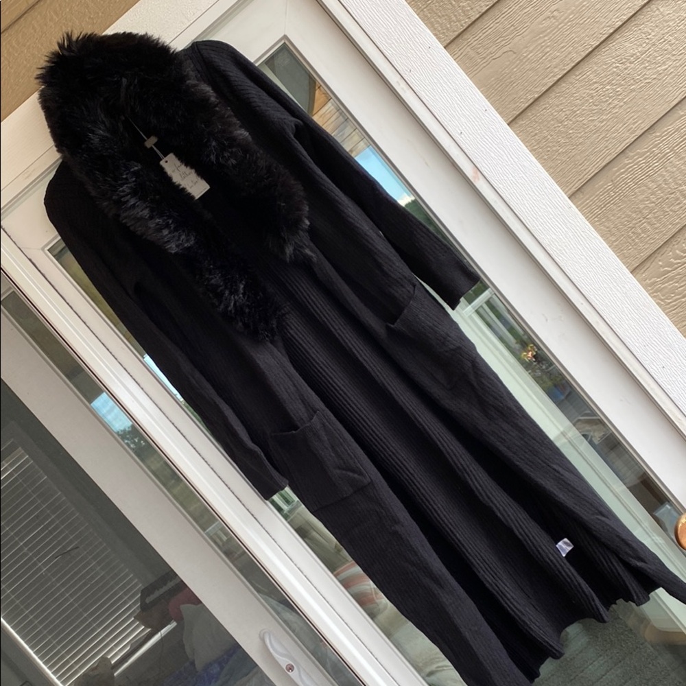 Brand new Show Me Your MuMu Black Cardigan with Faux Fur Collar Size Large - Picture 2 of 10